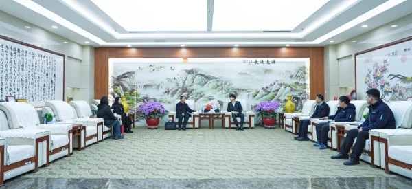 人生就是博官方网站集团总裁王前会见山东省民营企业家协会向导一行